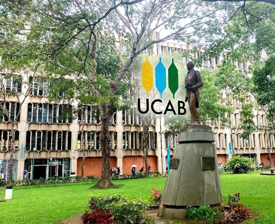Logo UCAB